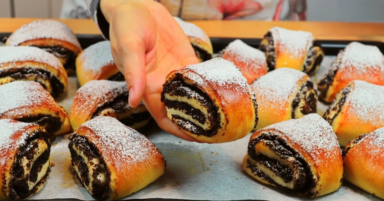 Mini rulouri pufoase cu mac: această rețetă de prăjituri dospite este un HIT!