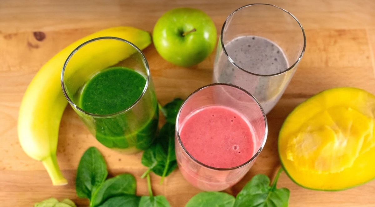 3 rețete sănătoase pentru smoothie-uri răcoritoare de vară – afine, căpșuni și kiwi