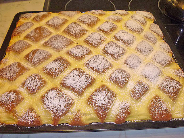 Tort cu straturi de blat de pandișpan