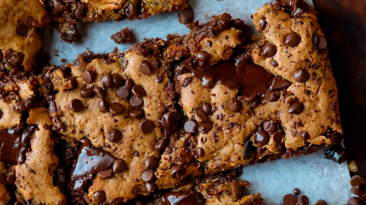 Cele mai delicioase blondies vegane: O răsfățare ciocolatie pentru toată lumea!