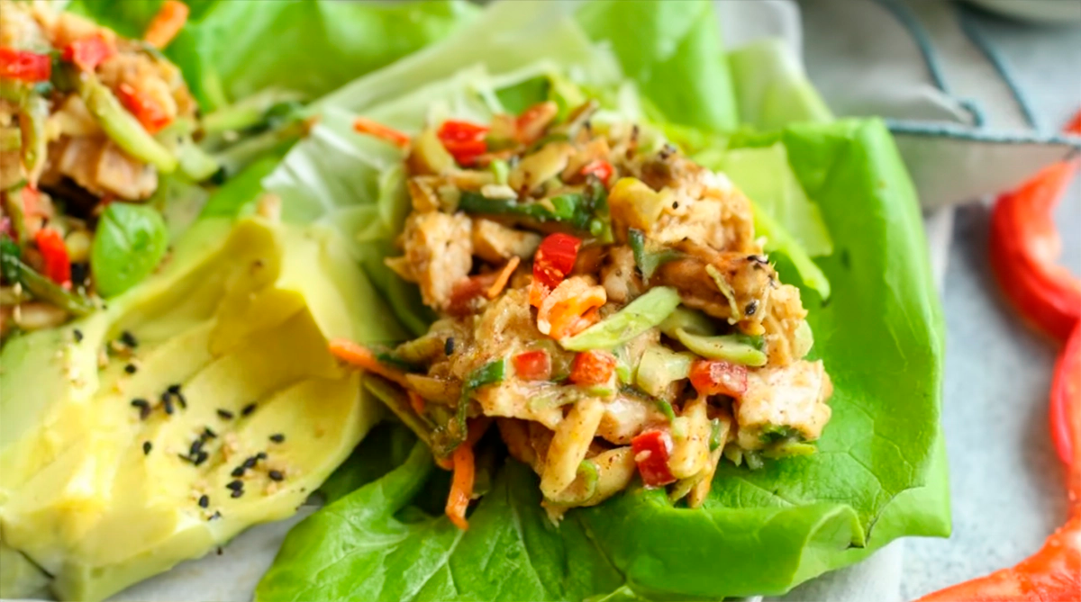 Salată de pui cu dressing de portocale: Prânz răcoritor pentru fiecare zi!