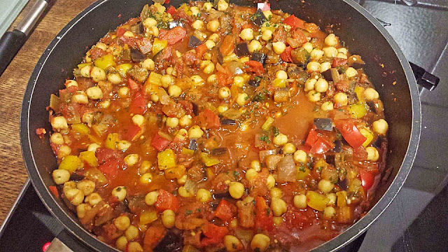 Tigaie cu năut și vinete