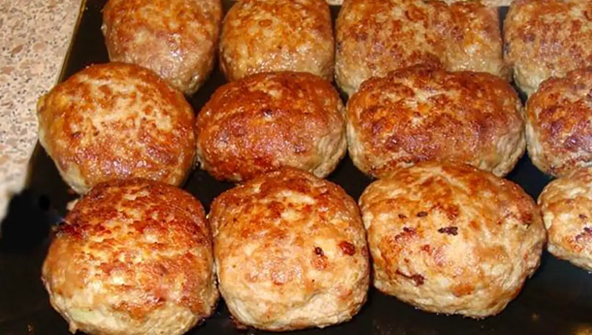 Chiftele la cuptor, aproape fără grăsime – rețetă