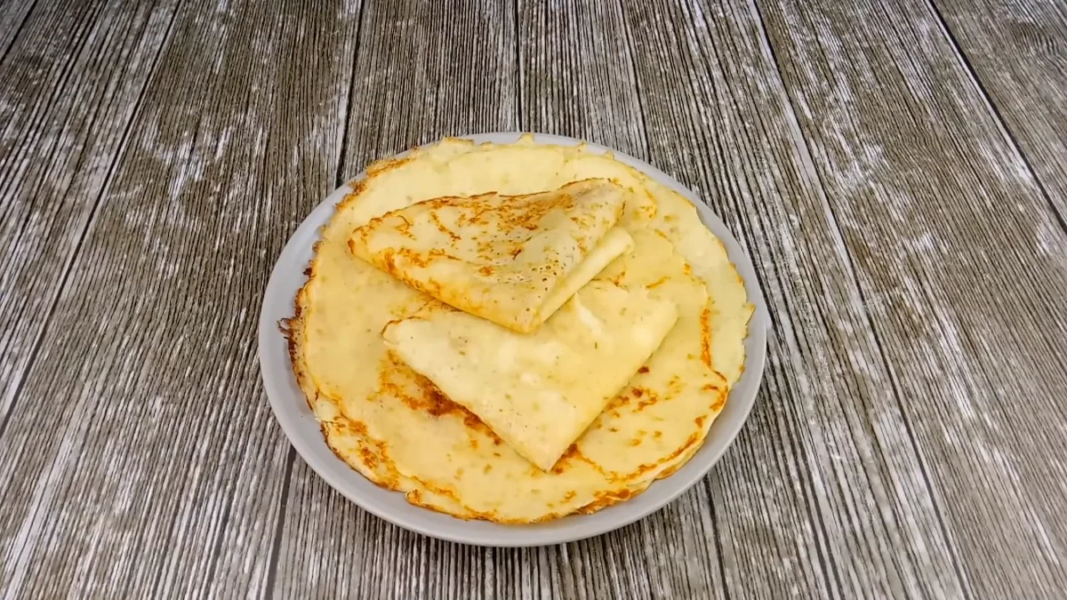 Clătite din PÂINEA VECHIE: Această REȚETĂ este genială și are un gust fantastic!