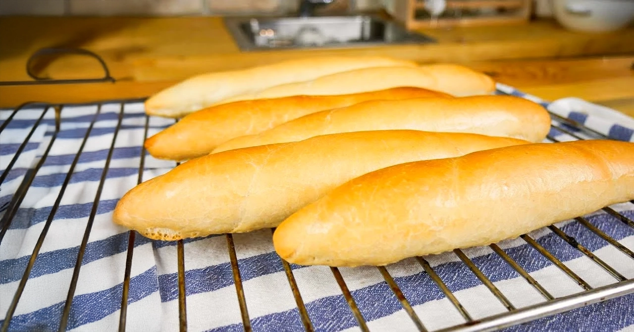 Cornulețe de casă ca de la brutărie: Această REȚETĂ o poate face și începătorul!