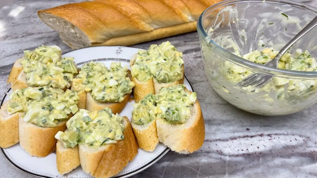 Cea mai bună pastă tartinabilă pe care am mâncat-o vreodată, bogată în proteine și plină de grăsimi sănătoase!