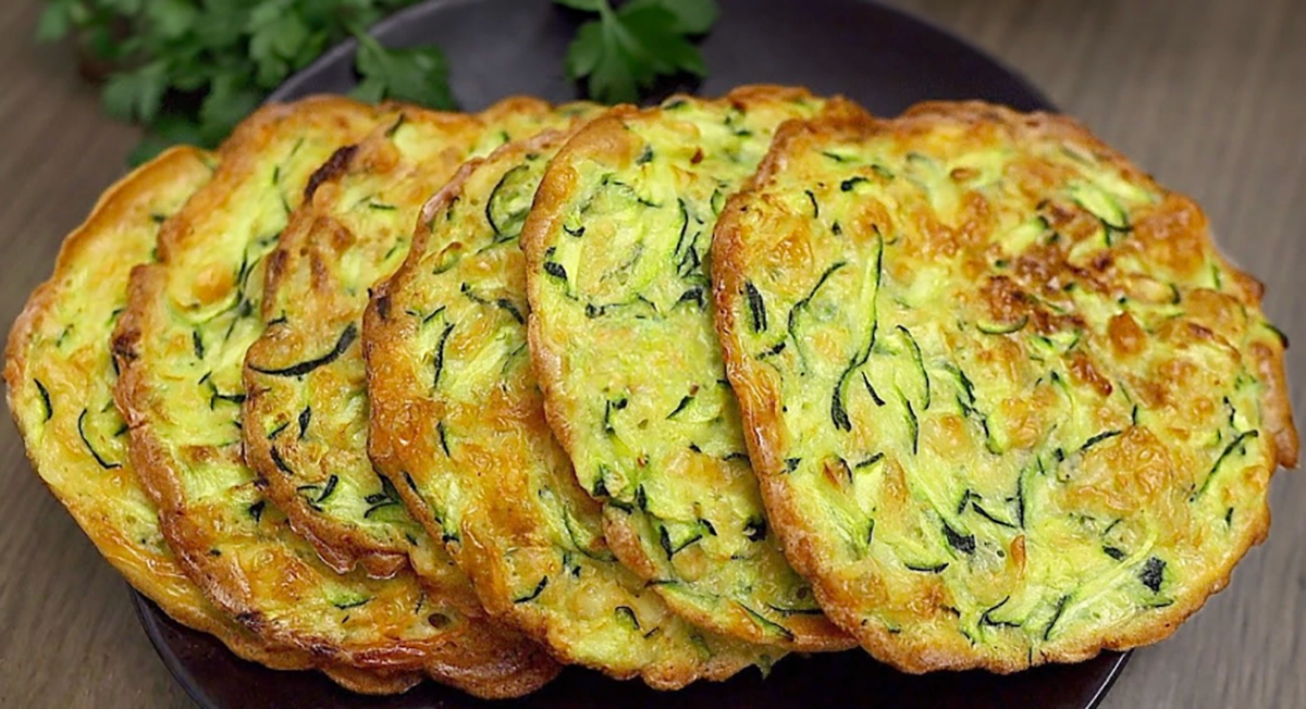 Este suficient să razi o dovlecel și să-l pui la cuptor! Rețetă simplă pentru plăcinte delicioase de dovlecel!