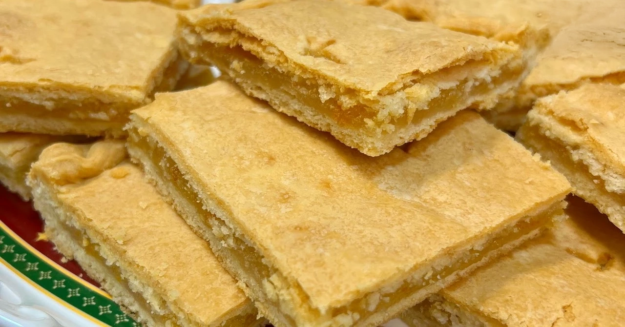 Cel mai bun prăjitură cremoasă ieftină: REȚETĂ cu umplutură răcoritoare de lămâie!