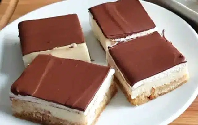 Felii cremoase cu ciocolată coapte pe tavă – rețetă