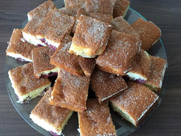 Prăjitură fantakuchen cu cireșe