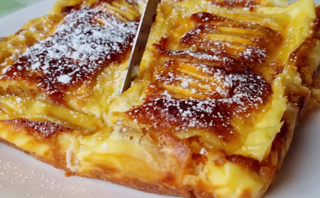 Ieri l-au devorat într-o clipă și azi trebuie să-l coc din nou, acest tort de mere a fost un mare succes!