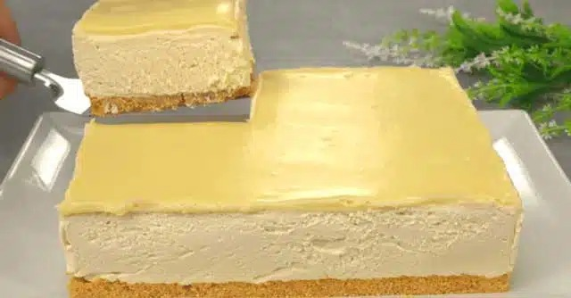 Rețetă de prăjitură cu iaurt și lămâie fără artificii