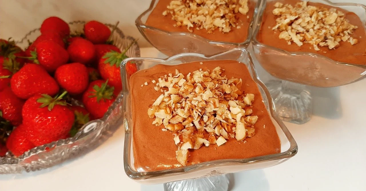 Pahar fantastic de ciocolată (mousse) cu nuanță de coniac: Desert TOP în câteva minute!