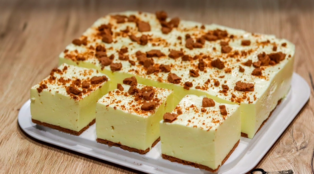 Desert răcoritor de lămâie fără coacere cu biscuiți de ciocolată: Extra pufos și extra gustos!