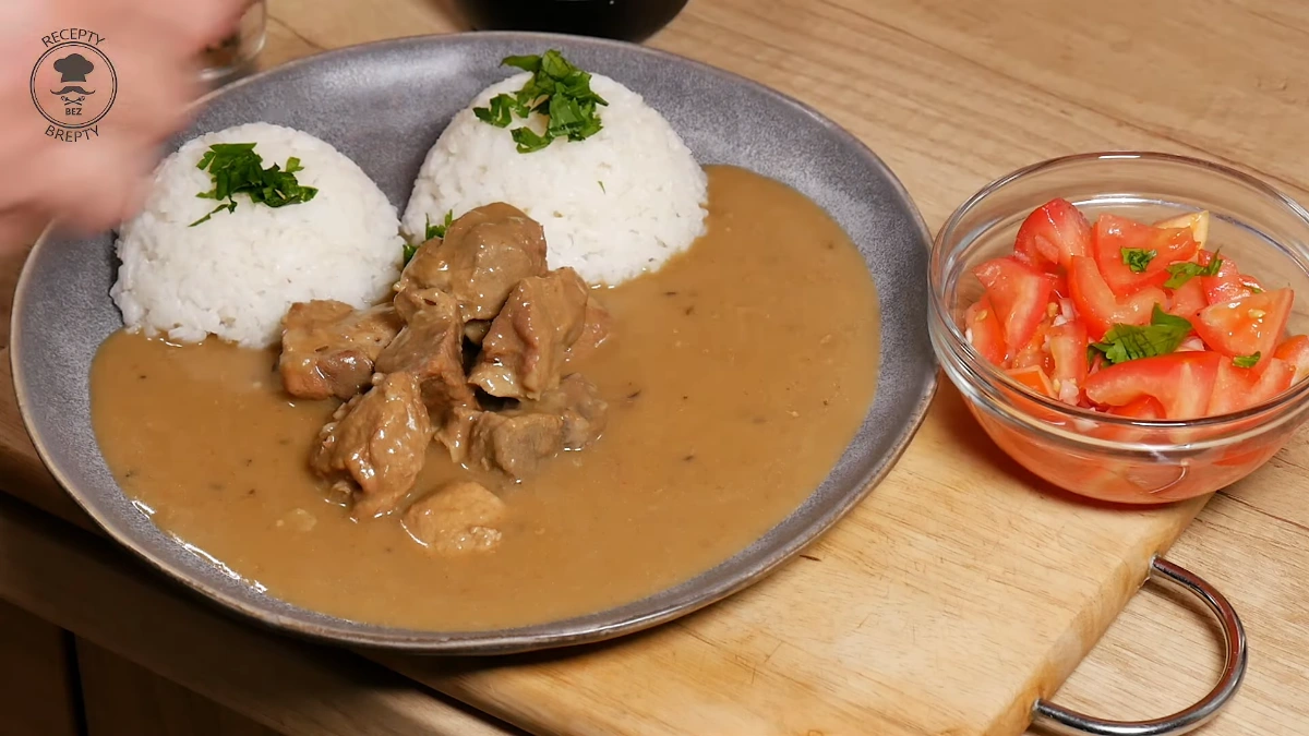 REȚETĂ TOP: Carne de porc cu chimen după CSN – o clasică autentică care nu dezamăgește niciodată!