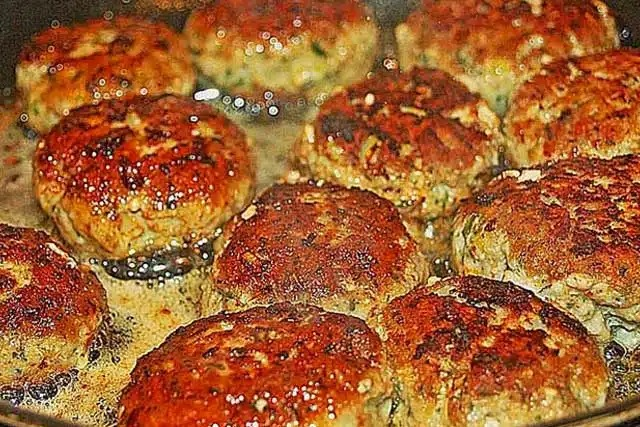 Rețetă de chifteluțe cu ceapă prăjită gata în cel mai scurt timp!