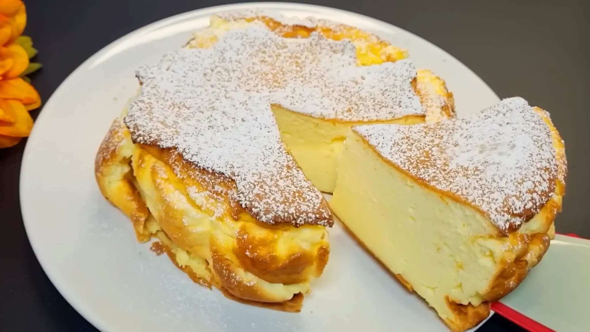 Rețetă de prăjitură cu brânză Quark ultra cremoasă fără blat, gata în 5 minute!