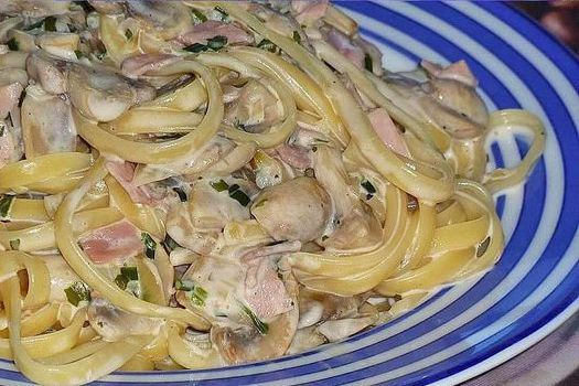 Spaghete cremoase cu ciuperci