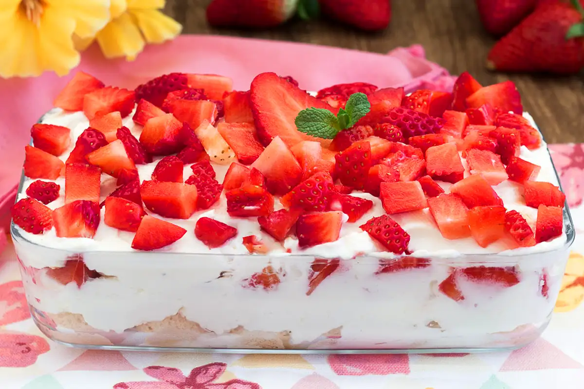 Are gust nebun, rețetă de Tiramisu cu căpșuni