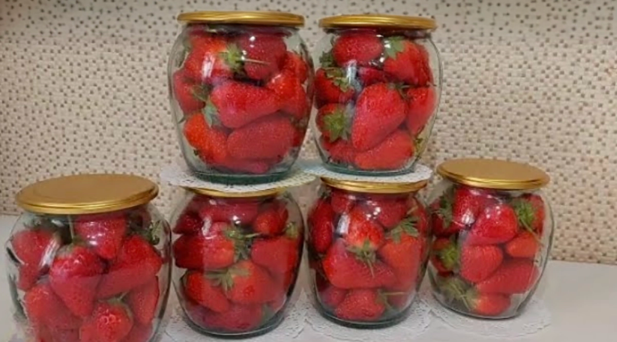 Căpșuni dulci tot anul: Rețetă simplă pentru conservarea căpșunilor fără fierbere