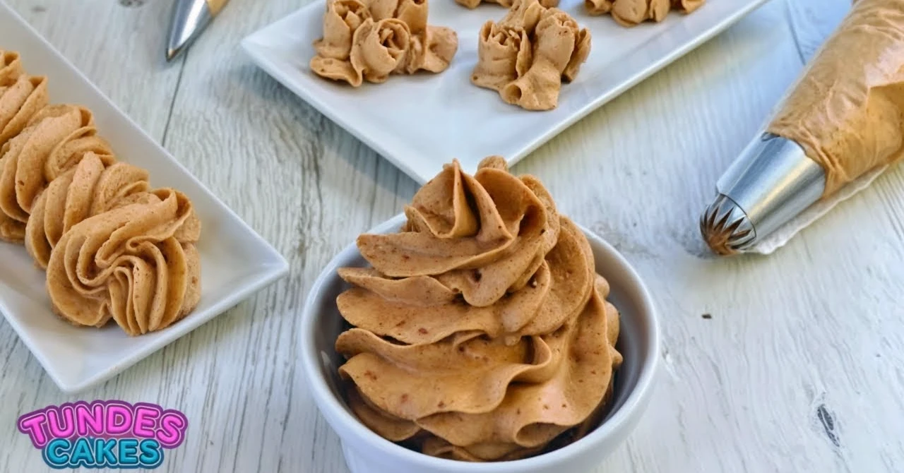 Crema divină de ciocolată din 3 ingrediente: Pentru torturi sau pur și simplu cu lingurița!