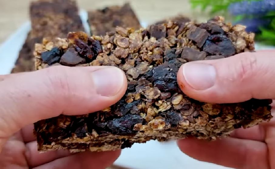 Cu aceste batoane la micul dejun am început deja să mă hrănesc sănătos: multe fibre și proteine!