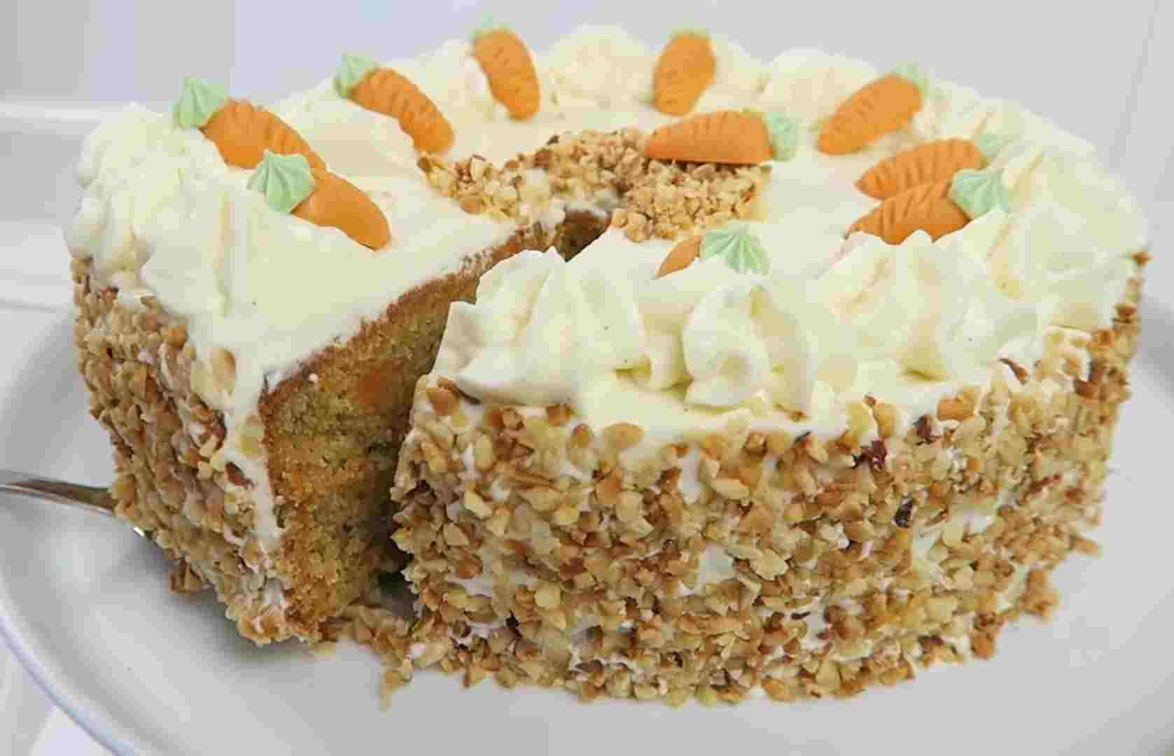 Prăjitură Elvețiană Clasică cu Morcov