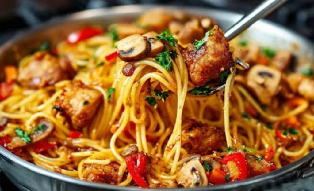 Când am musafiri acasă și trebuie să improvizez, pregătesc acest minunat fel de spaghete: Îmi iese de fiecare dată foarte bine!