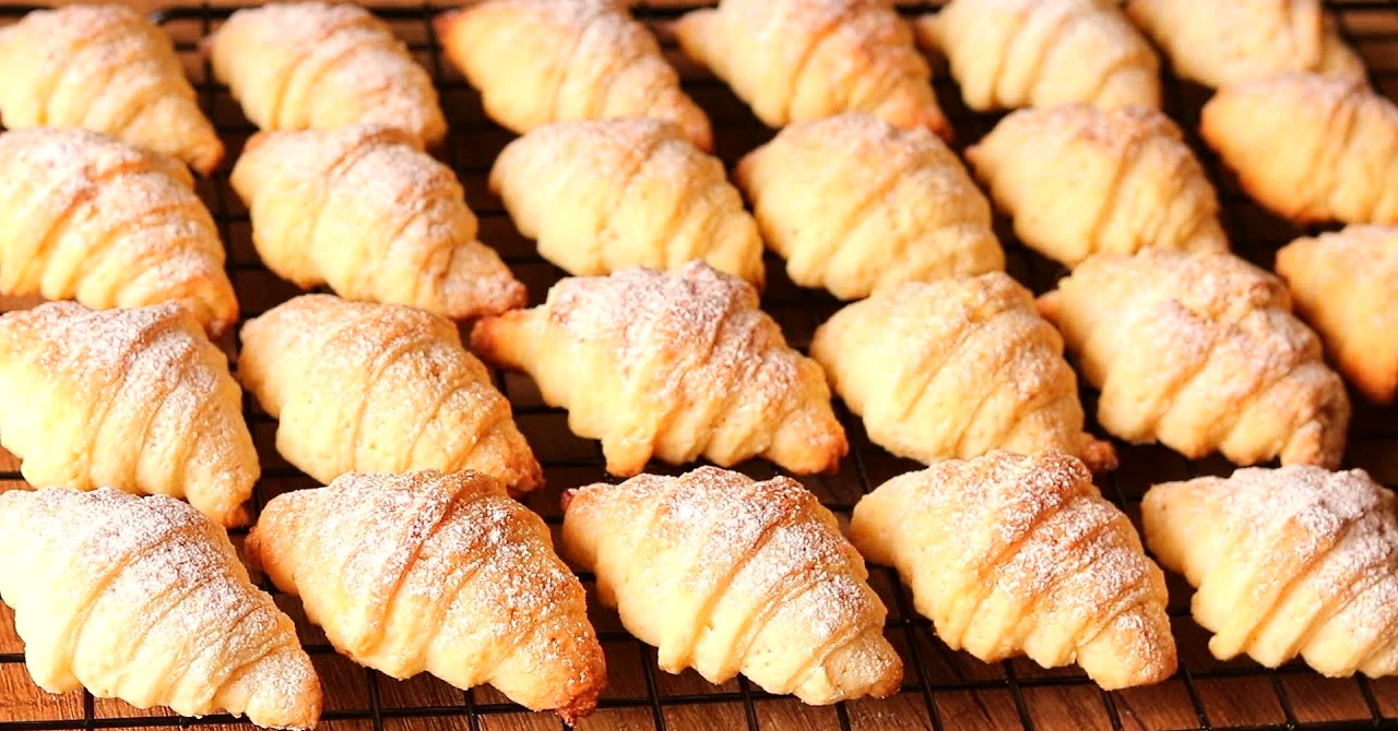 Cele mai bune cornulețe de casă din aluat cu chefir: Rapid și incredibil de gustoase!