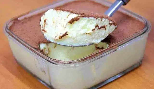 Desert de 10 minute cu cremă de vanilie și mascarpone – rețetă