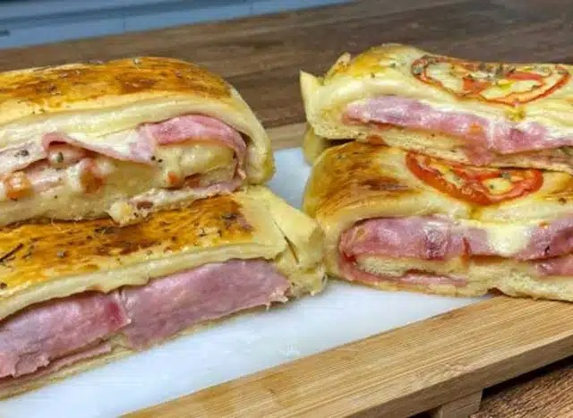 Rețetă de strudel din aluat foietaj cu șuncă și cașcaval