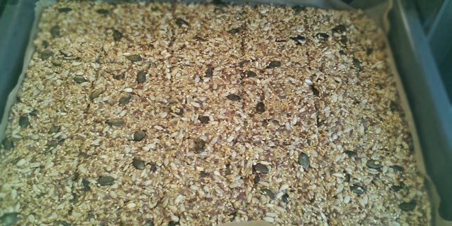 Low Carb Knäckebrot se traduit en roumain par : Pâine crocantă low carb.