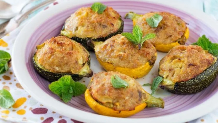 Dovlecei umpluți copți: rețeta perfectă când ești la dietă!