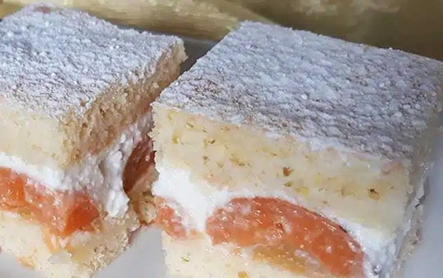 Rețetă de prăjituri delicioase cu brânză de vaci și caise
