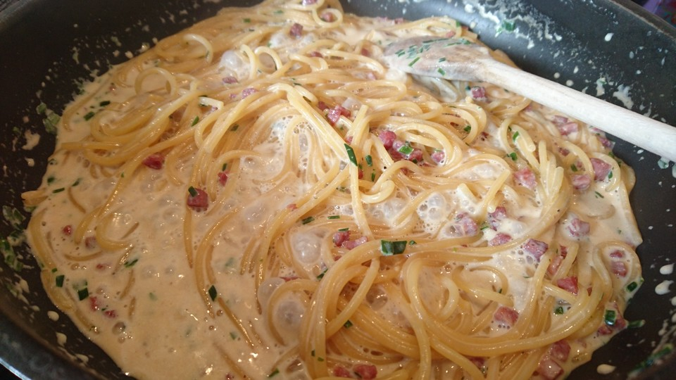 Paste alla carbonara într-o singură oală