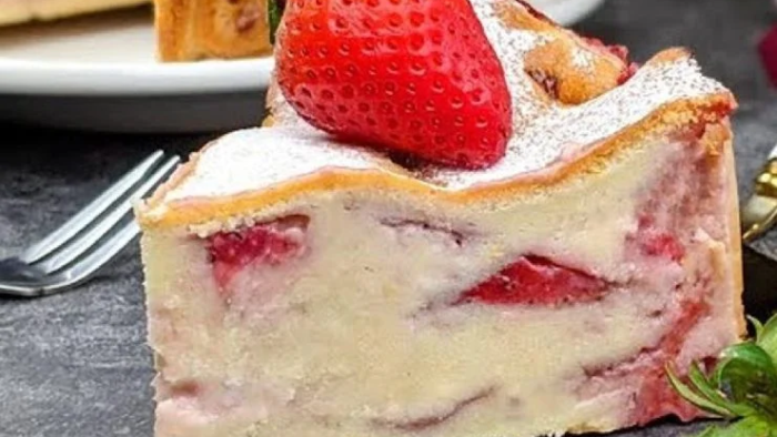 Cheesecake cu lămâie și căpșuni: desertul delicios al verii!