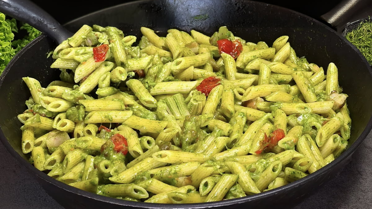 Paste cu spanac, bacon și roșii cherry: Rețetă pentru începători în 30 de minute!