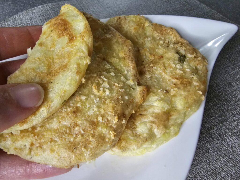 În loc de pâine mănânc aceste focacce la cină: Nu folosesc făină, ci acest ingredient | Doar 120 Kcal!