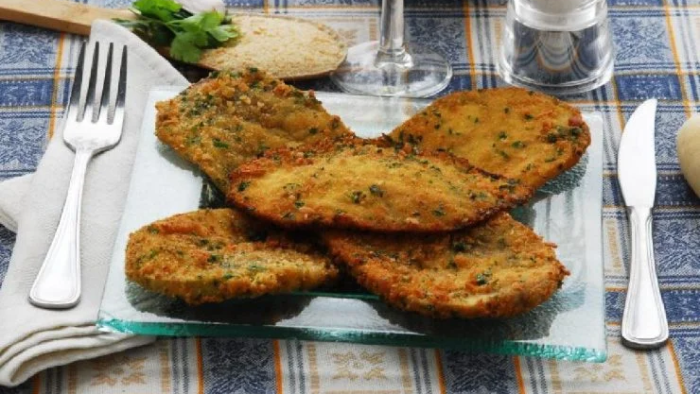 Șnițel de vinete cu ierburi aromatice: o adevărată explozie de savoare!
