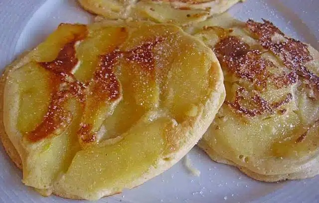 Rețetă de clătite groase cu fructe
