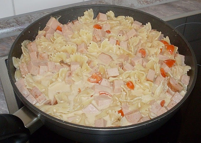 Tigaie de Nudel cu Leberkäs