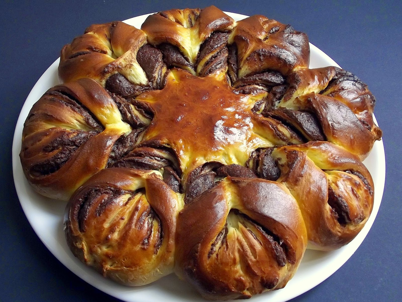 Nutella Blume – Rețetă de brioche cu aluat dospit cu gust de Nutella