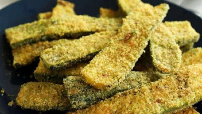 Chifteluțe de dovlecei fără ouă: un garnitură rapidă, cu doar 50 de calorii!