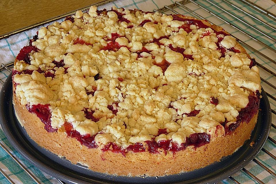 Plăcintă cu prune și crumble