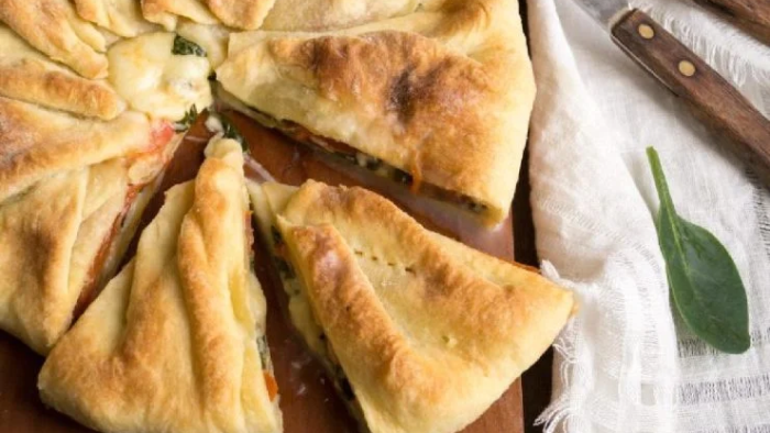 Pizza rustică cu vinete și ciuperci: o rețetă delicioasă!