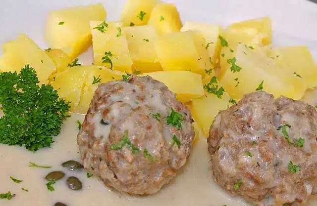Rețetă de chifteluțe Königsberger