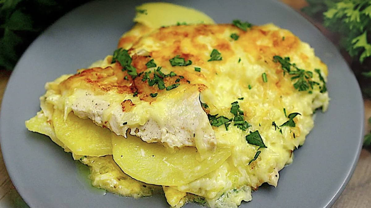 Rețetă delicioasă de cartofi cu piept de pui și ceapă: Veți obține un adevărat aur culinar!