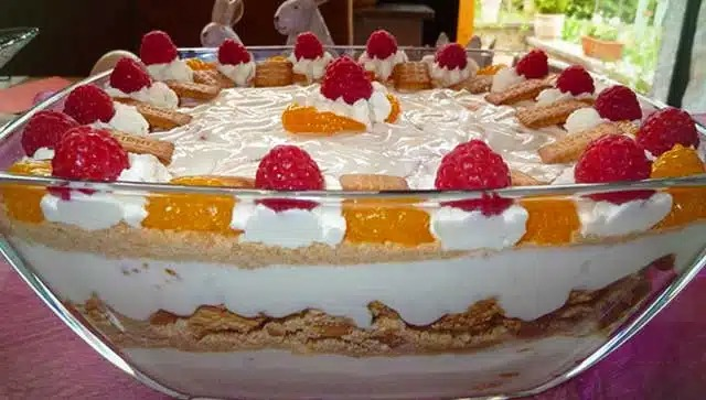 Rețetă de desert cu cremă de brânză și frișcă, și miroase atât de bine