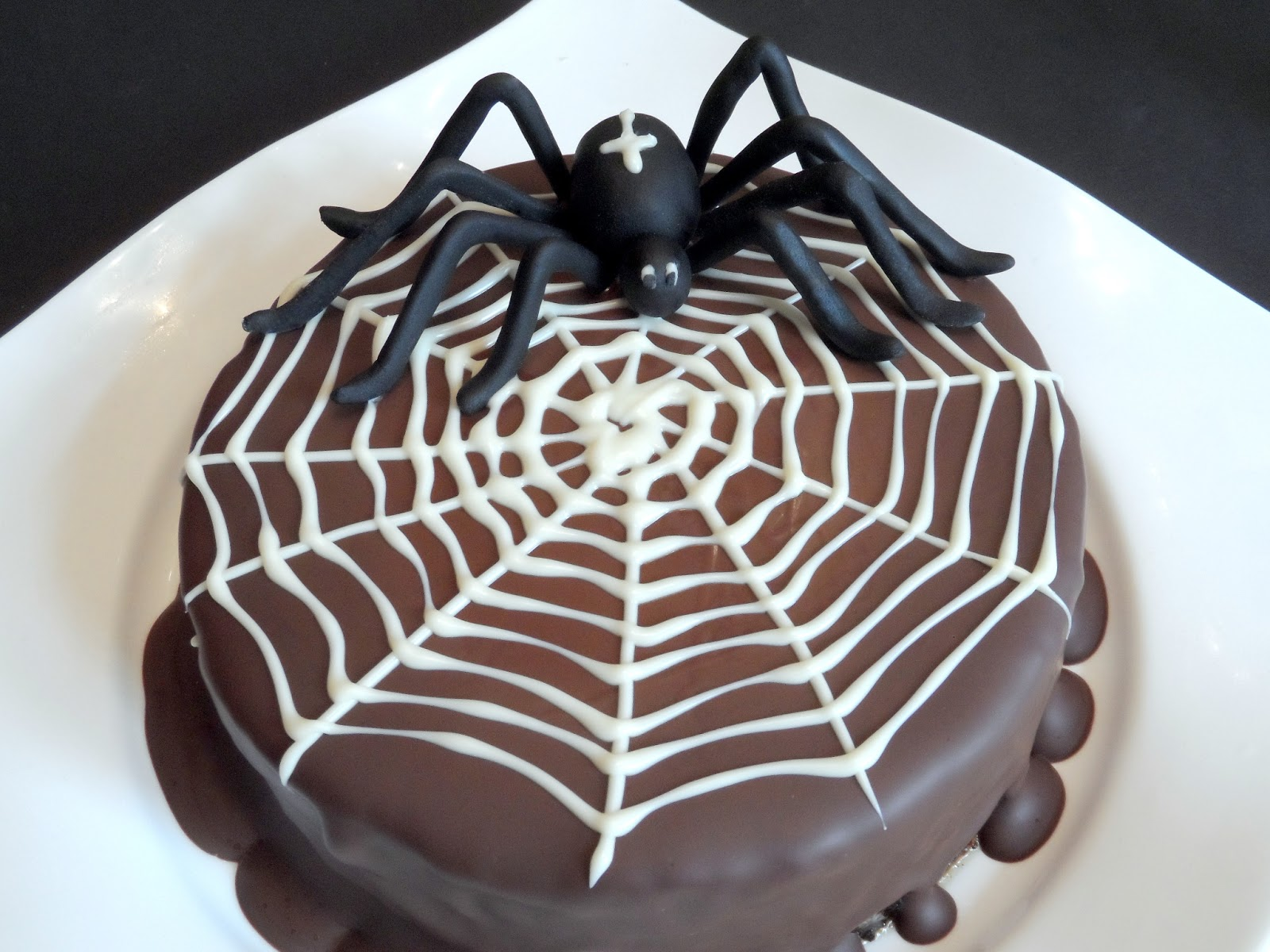 Tort copac de Halloween făcut în casă