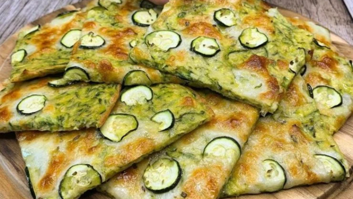 6 dovlecei, 3 ouă și făină și gata, pregătiți o rețetă minunată pe care toată lumea o dorește | Are doar 80 de calorii!